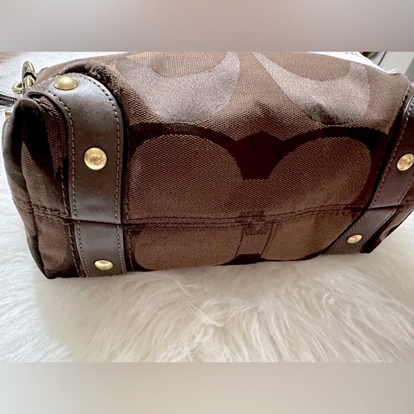 Coach Carly Signature Hobo Shoulder bag 12” X 9” approxi.. Excellent Condition - Picture 11 of 14